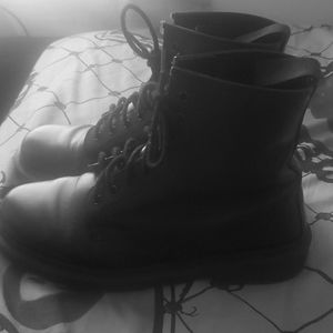 Black boots